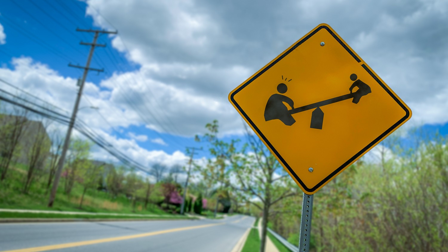 Havi 5000 forintos díjat határozna meg a kormány a gyermekvédelemben