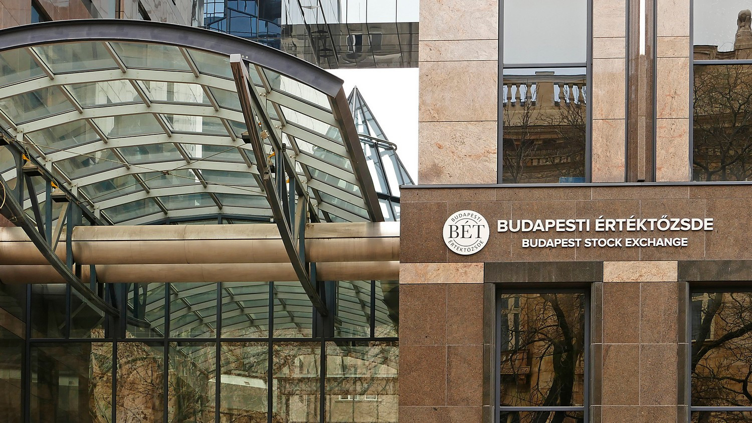 14 milliárd forintot juttatott a magyar tőzsdére a kormány