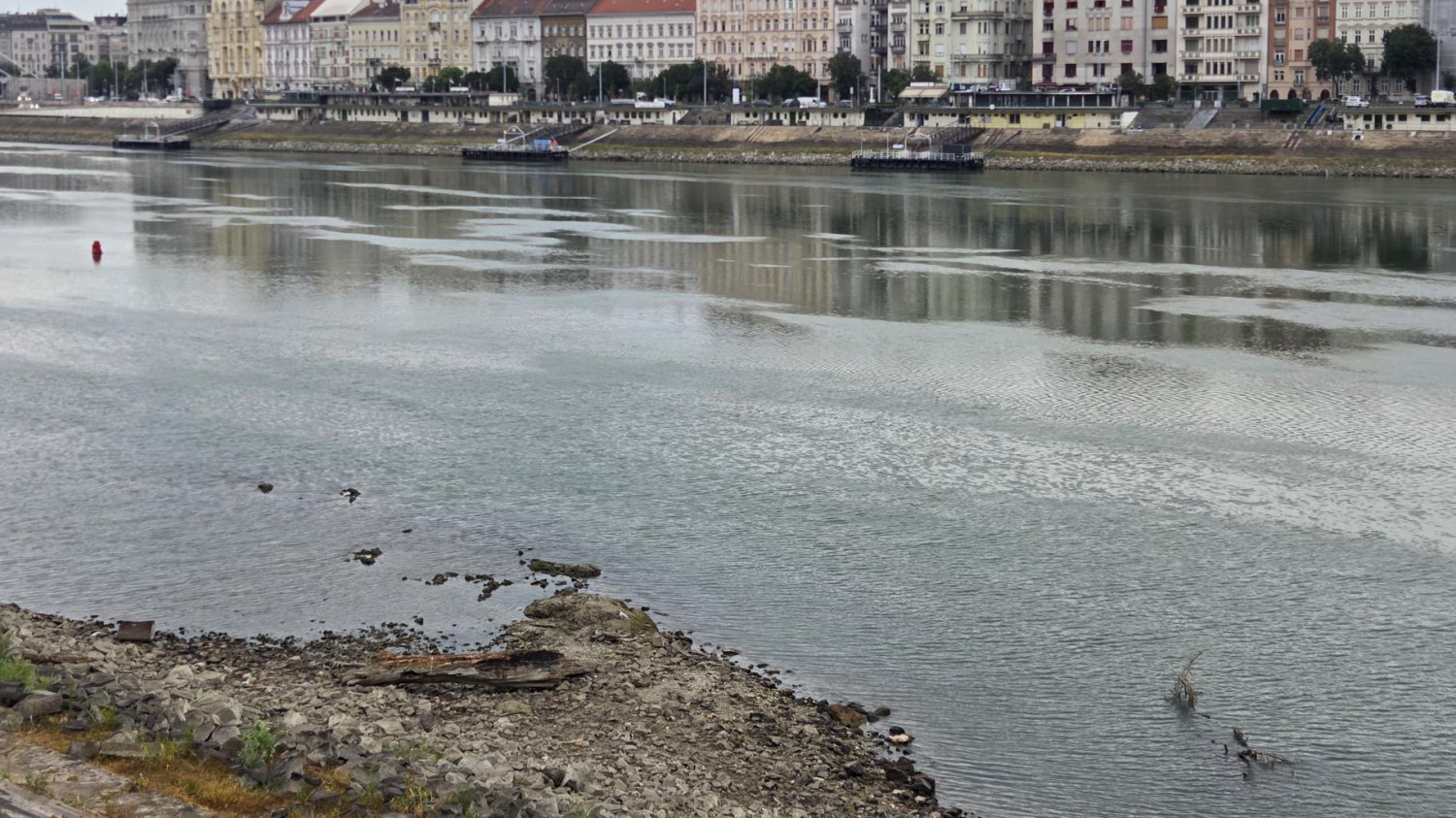 Fokozódik a krízis: egyre gyorsabban apad a Duna Budapestnél
