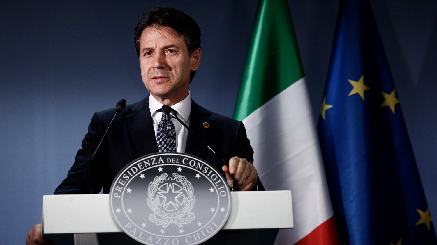 Puffog az olasz miniszterelnök a német alkotmánybíróság EKB-t is érintő ...