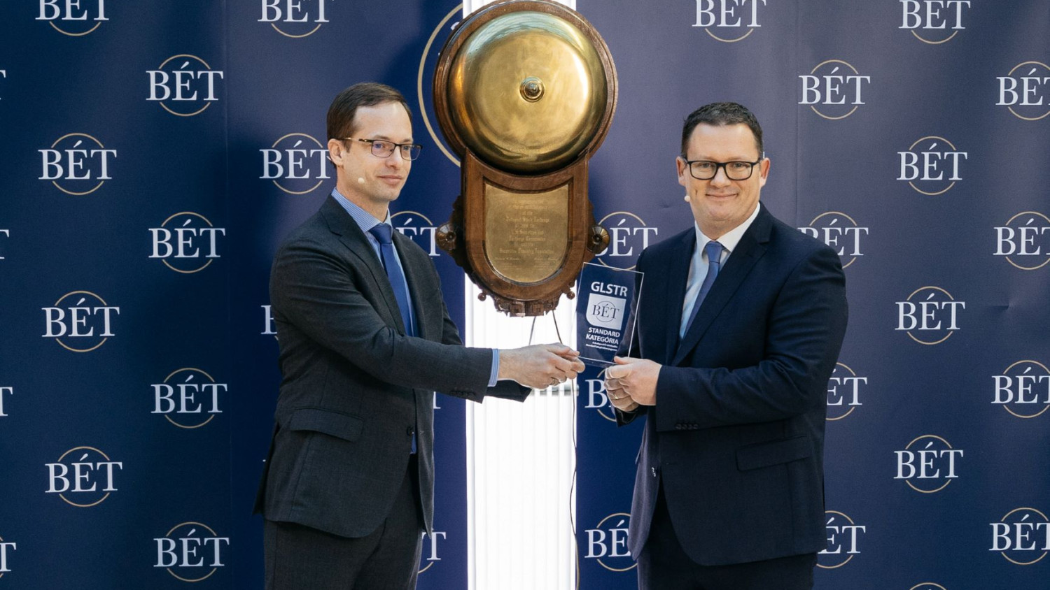 Szintet lépett a Gloster, mától standard kategóriában a részvények