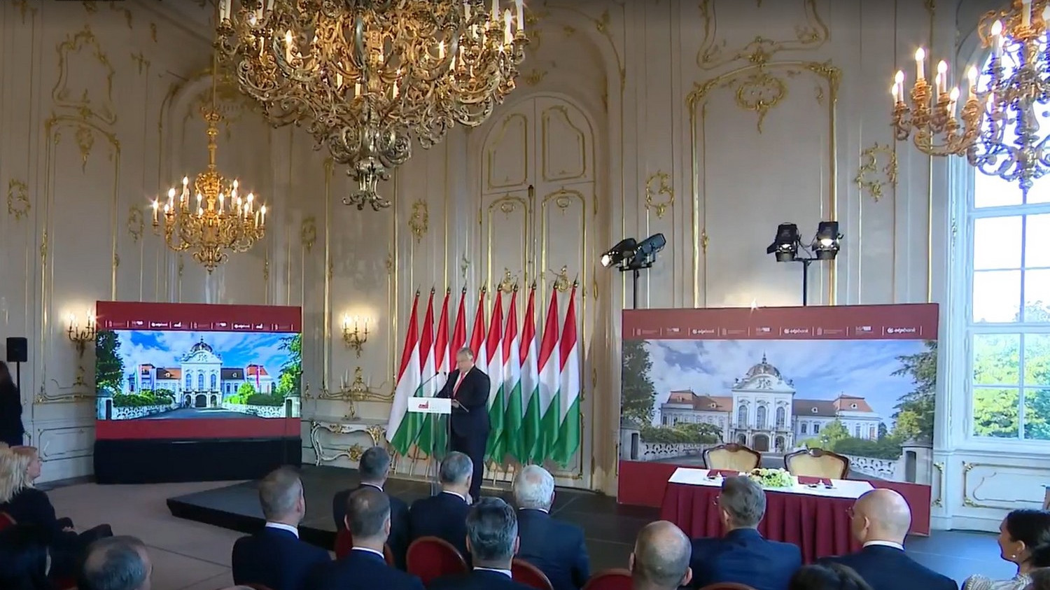 Itt van Orbán Viktor bejelentése: ezt emlegethetjük évtizedekig, beszállt az OTP is