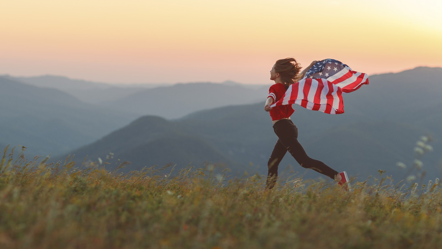 Erős amerikai adatokra rángatják a dollárt