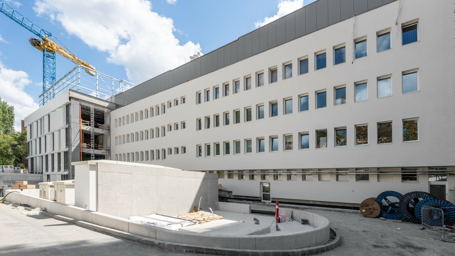 Teljesen újjászületik és hatalmasat terjeszkedik a  a Budai Egészségközpont