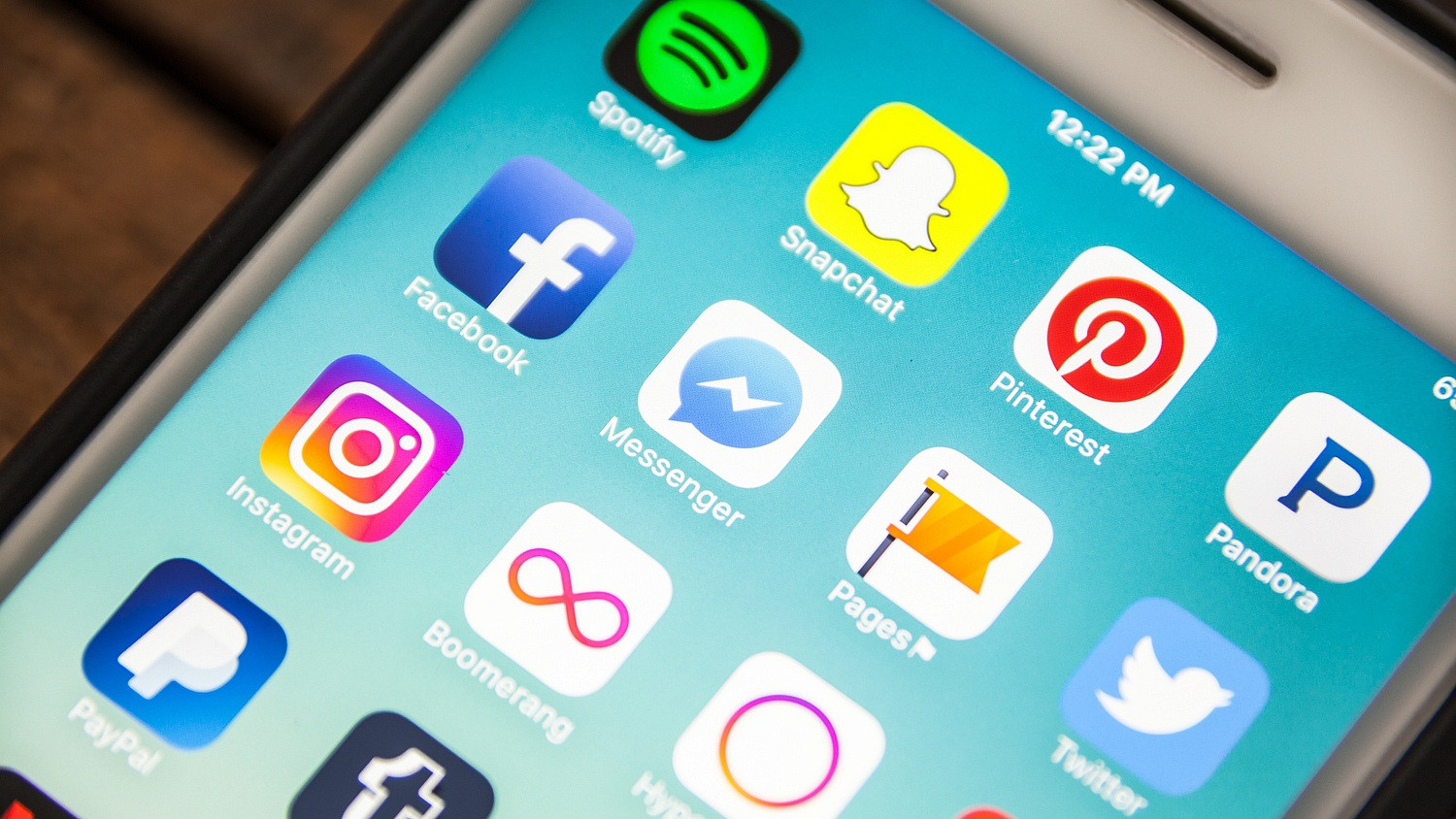 Bíróság előtt faggatták a Facebook-alapítót: óriási a tét