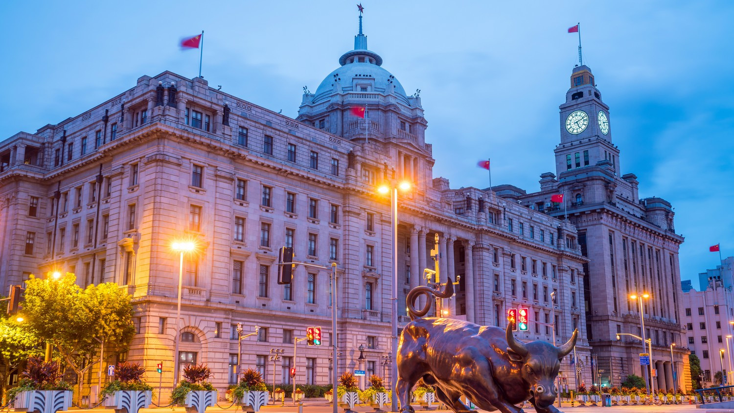 Váratlan fordulat az amerikai piacon: miközben a befektetők rettegnek, elképesztő összegeket kaszál a tőzsdeóriás