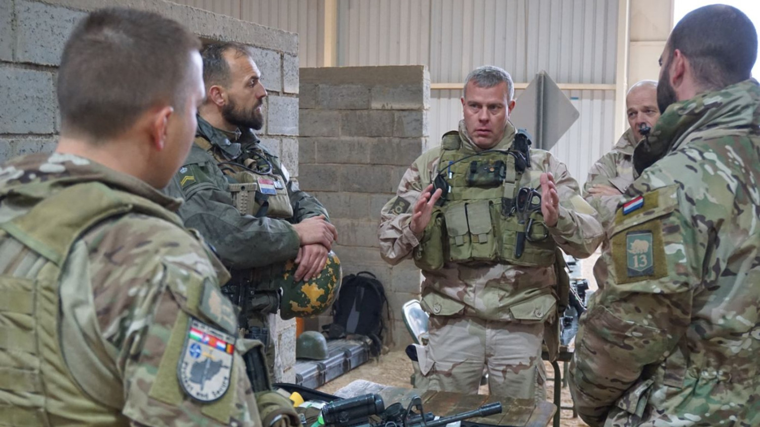 Megkongatta a vészharangot a NATO korábbi vezető katonatisztje: „háborúban állunk” – Forrás: Portfolio.hu