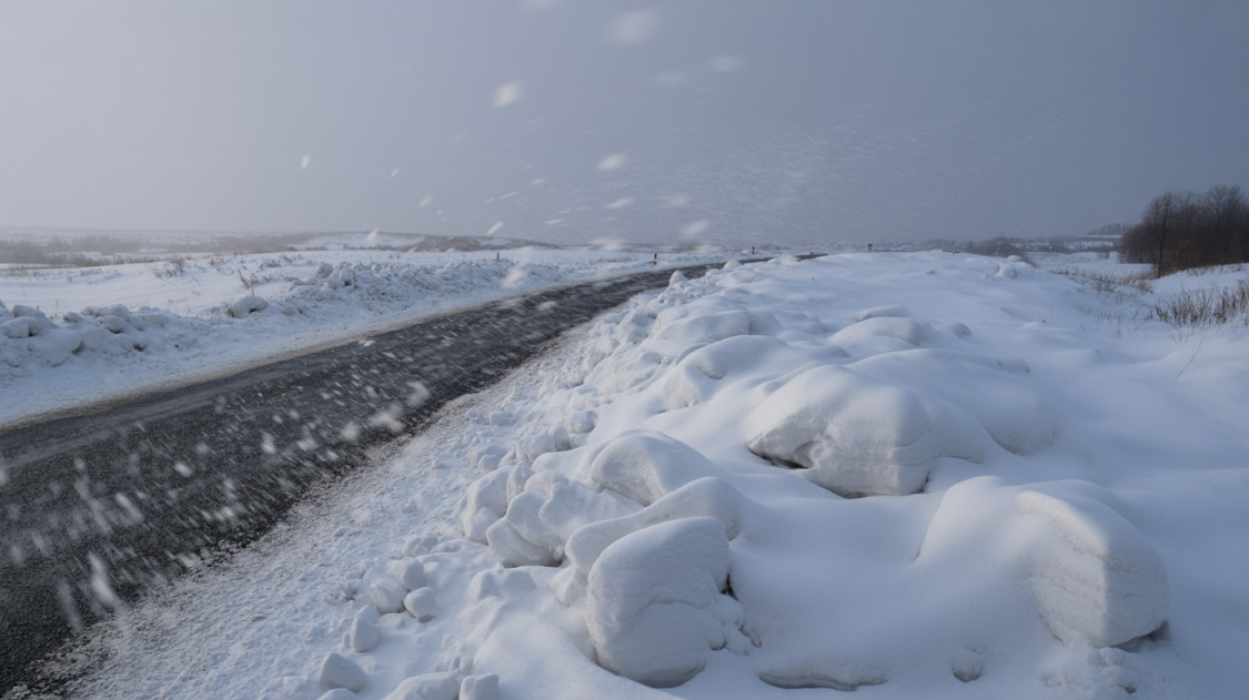 Kiadták a riasztásokat: feltámad a szél, többfelé veszélyessé válhatnak az utak