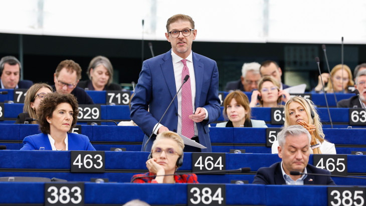 Adóreformot követelnek Ursula von der Leyentől az uniós képviselők
