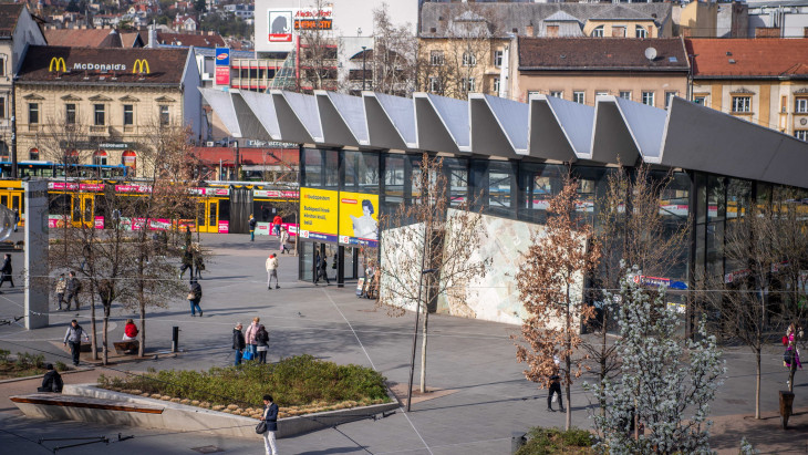 Vigyázat, vasárnap rövidített útvonalon jár a 2-es metró