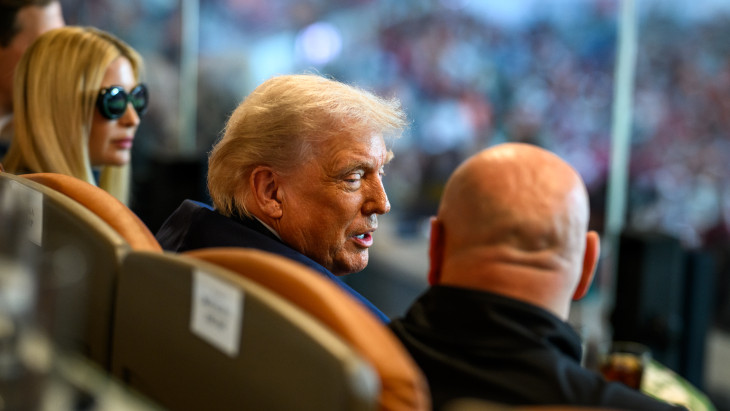 Újabb részletek derültek ki Trump Oroszország elleni paktumáról