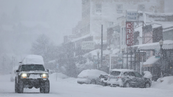 Brutális vihar csapott le Amerikára - Összeomlott az áramellátás, Trump rendkívüli állapotot hirdetett