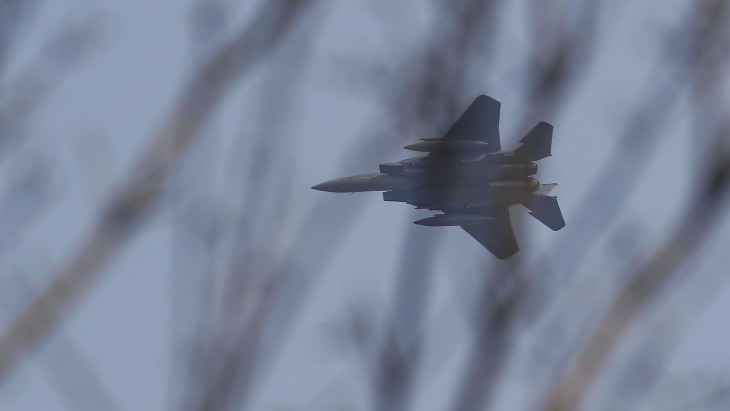 Szivárognak a részletek: egyre több dolgot tudni az amerikai F-15E vadászgép lelövése utáni akcióról