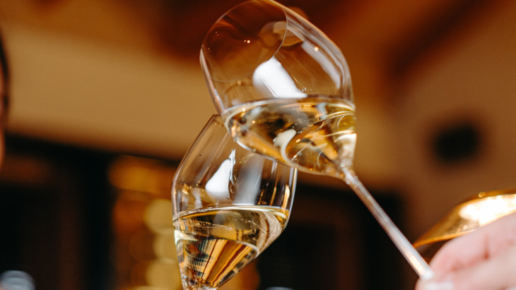 Tokajtól Budafokig: így születnek a díjnyertes Sauska pezsgők