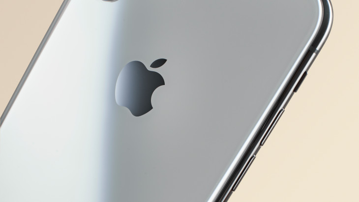 Új partnerekkel törné meg a beszállítói egyeduralmát az Apple