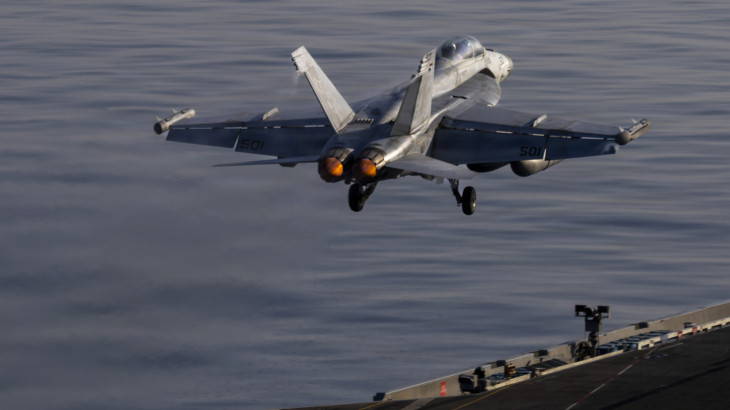 Trump nagy bejelentést tett, repülőgép-hordozóra támadt a Forradalmi Gárda – Percről percre híreink a Közel-Keletről csütörtökön