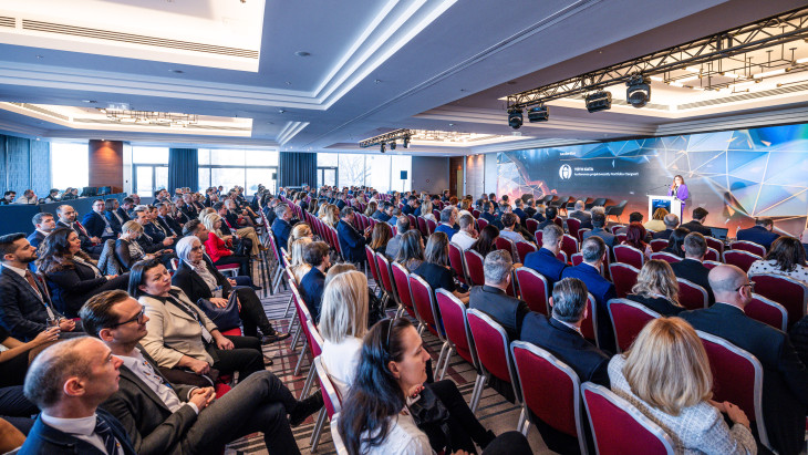 Fenekestül felforgatja az AI a biztosítási piacot - Egy hét múlva kiderül, hogyan!