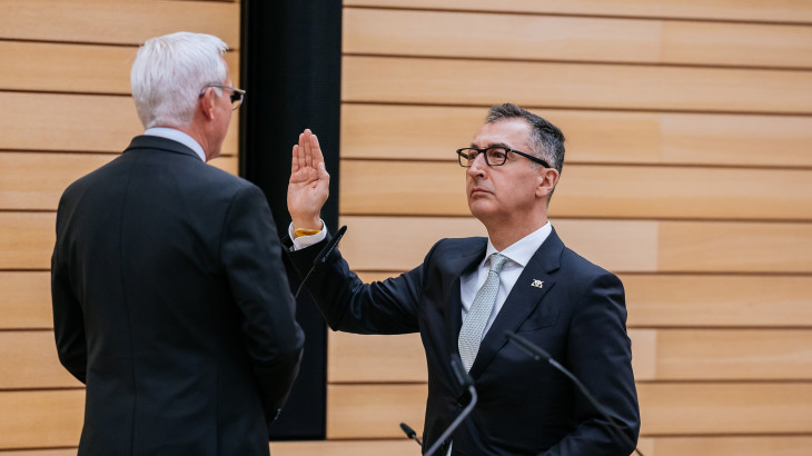 Török vendégmunkás fia lett miniszterelnök Németországban