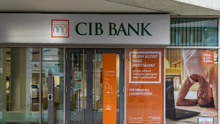 Vezetőt vált a CIB Bank, nemzetközi szinten folytatja Simák Pál