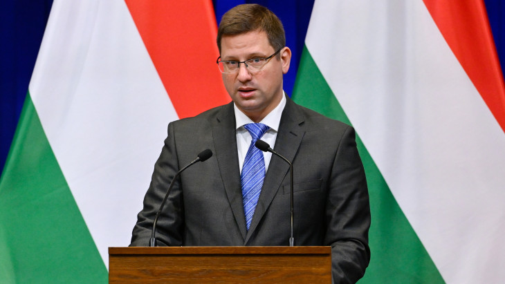 Döntött a kormány a 14. havi nyugdíjról!