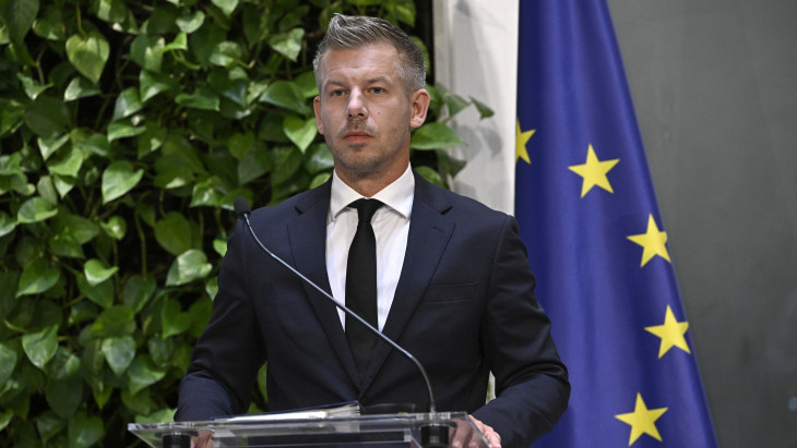Élőben jönnek a kormány bejelentései: Magyar Péter és Vitézy Dávid tart tájékoztatót