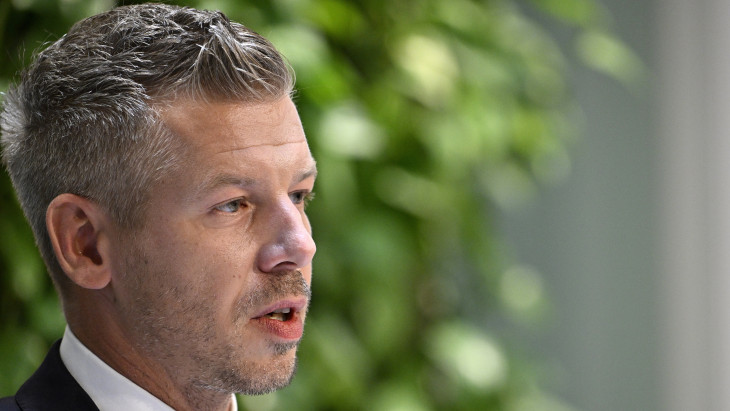 Magyar Péter: kirúgták a Mandiner vezérigazgatóját