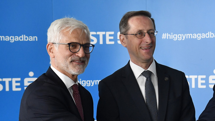 Az Erste vezetőivel tárgyalt Varga Mihály, "komoly vállalásokat tett" a bankcsoport