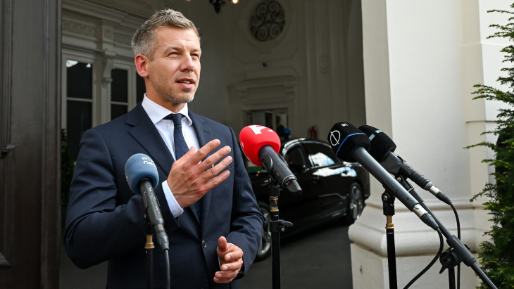 Magyar Péter elmondta, csütörtökön Brüsszelbe utazik egy keretmegállapodás megkötésére