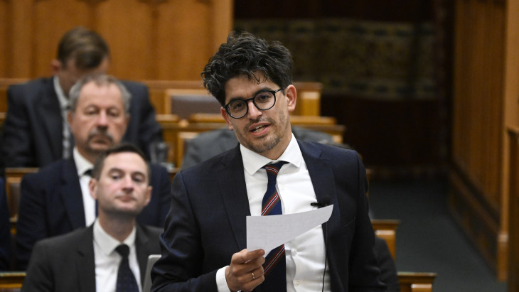Külügyi elbocsátások: megszólalt a parlamenti államtitkár