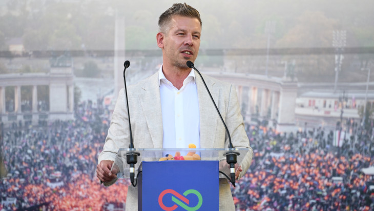 Magyar Péter: hétfőn több kiemelt korrupciós ügyben jön nyomozás, két politikust átadnak a nyomozóknak