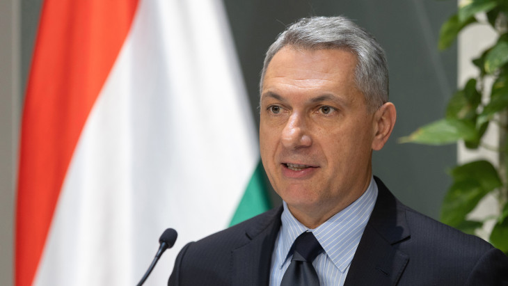 Lázár bejelentette: a sok huzavona után holnap megnyílik Magyarország legújabb autópályaszakasza