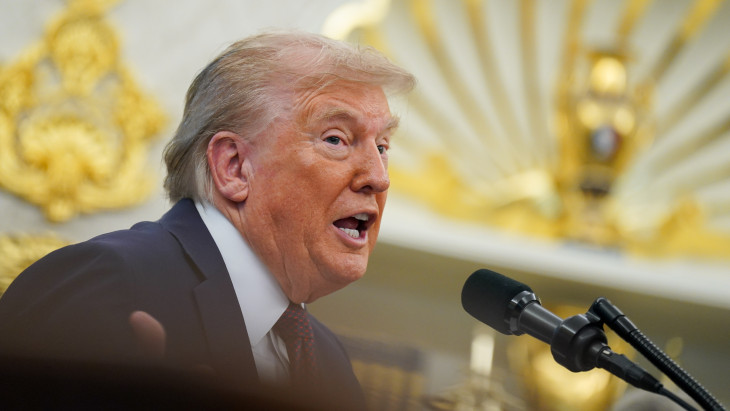 Dühöng Trump, káromkodásokkal teli fenyegetést küldött Iránnak a tárgyalások közepette: nem lesz többé országotok!