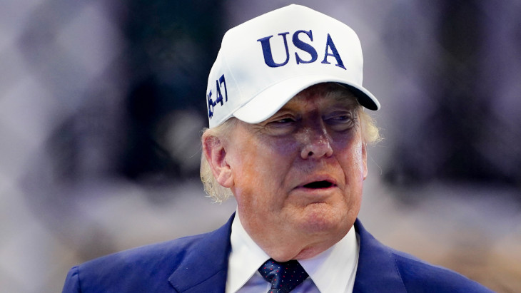 Trump bejelentette: végre megindultak az olajtankerek a világ egyik legfontosabb kereskedelmi útvonalán
