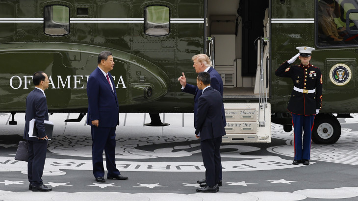 Gesztusok és nehézbombázók: Donald Trump és Hsz Csin-ping találkozóján eldőlhetett volna a világ sorsa, de valami egészen más történt
