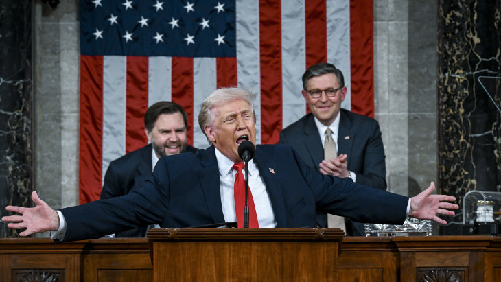 Rekordot döntött Donald Trump, elszabadultak az indulatok a Kongresszusban – Hosszan sorolta sikereit az elnök