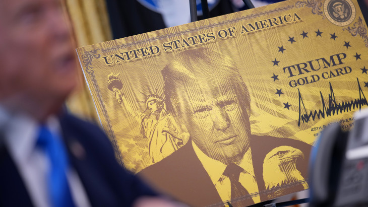 Van elfekvőben 1 millió dollárja? A Trump Aranykártyával tárt karokkal várja Amerika a tehetős bevándorlókat