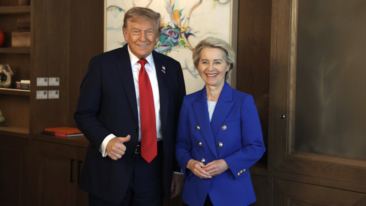 Váratlan támadás érte az Európai Uniót: Trump vérében fürdenének Brüsszelben