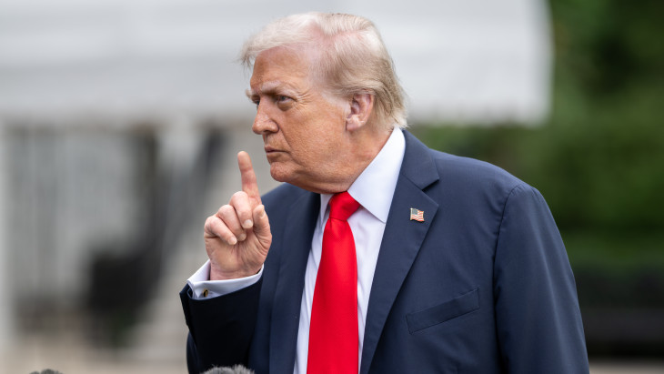 Kiderült, pontosan milyen részvényekbe fektet be Donald Trump