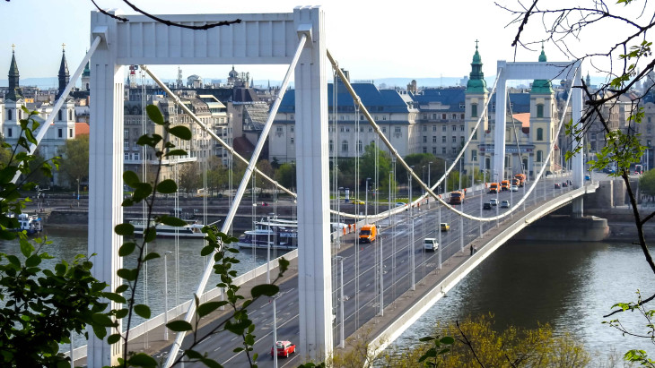 Hídmosás lesz Budapesten a hosszú hétvégén