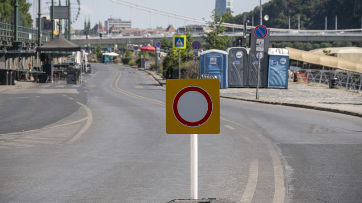 Új forgalmi rend lép életbe a rakparton május 1-től