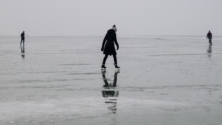 Életveszélyes a Balaton és a Velencei-tó jege, már tilos rámenni!