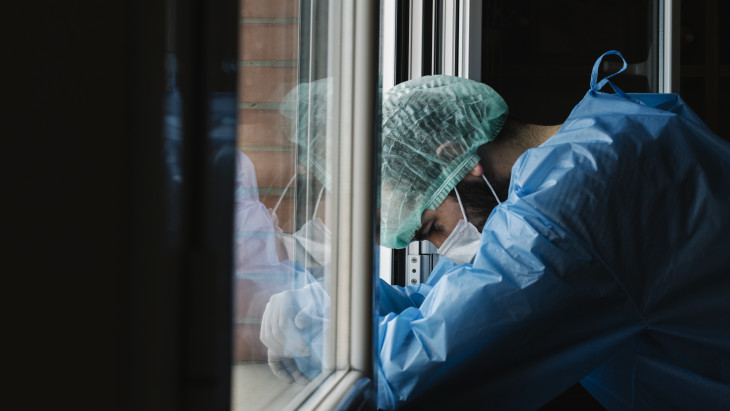 Milliárdos mentőövet dobna a kormány, de pillanatokon belül kiürülhetnek a hazai kórházak