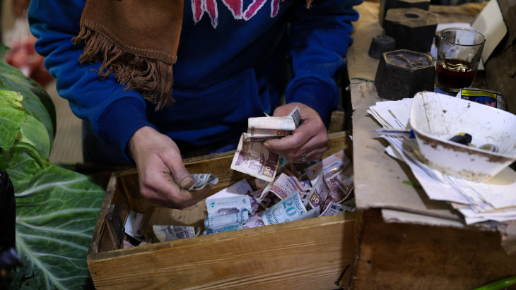 Technikailag csődbe ment egy ország – a hadsereg direkt tartja vissza a pénzt