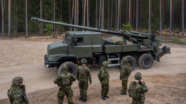 A NATO országában már a legrosszabbra készülnek: az elit csapatok a határ felé tartanak