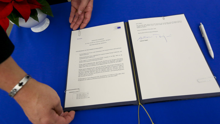 Bekeményítenének az EU kritikus tagállamai: nem adnák csak úgy oda a befagyasztott uniós pénzeket