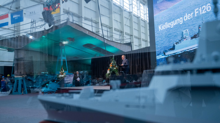 Zuhan a Rheinmetall, a német kormány elkaszálhatja a 12,8 milliárd eurós hadihajó-programot