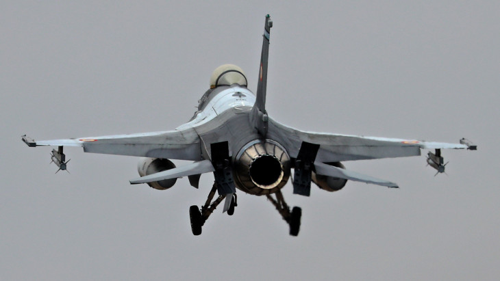 Riasztást adtak ki Magyarország szomszédjában, azonnal felszálltak az F-16-os vadászgépek: vészesen sokasodnak az incidensek