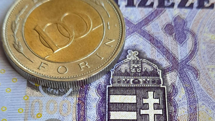 Rákapcsolt a forint Varga Mihály szavai után