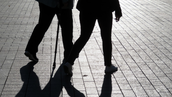 Belerokkan az ország a költséges nyugdíjemelésbe, a szakértők szerint fájdalmas útra kellene lépnie az Egyesült Királyságnak