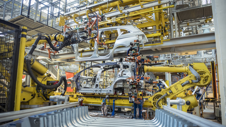 Súlyos veszélyben az európai autóipar, páros lábbal szálltak bele Brüsszelbe